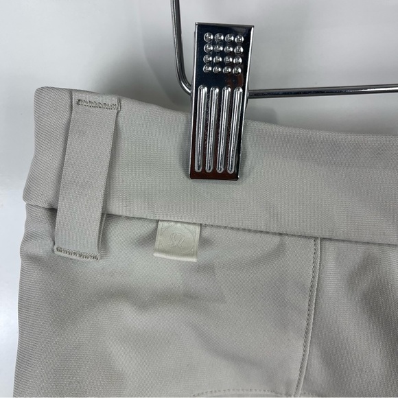 Lululemon Commission Shorts Relaxed 11" Men's Size 30 Flat Front Athletic Chinos - Picture 5 of 6